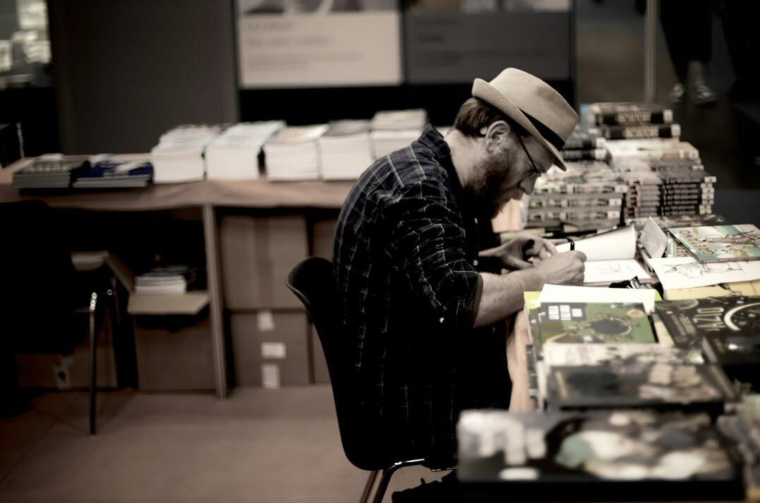 writer creating detective story